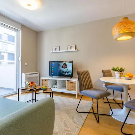 Campanula With Balcony 아파트 *