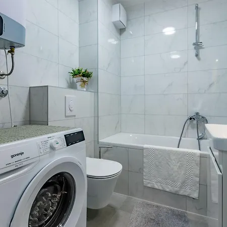 아파트 Campanula With Balcony 자다르