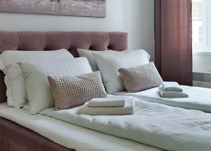 Campanula With Balcony Daire